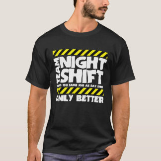 皮肉な工場労働者チームの夜間勤務 Tシャツ