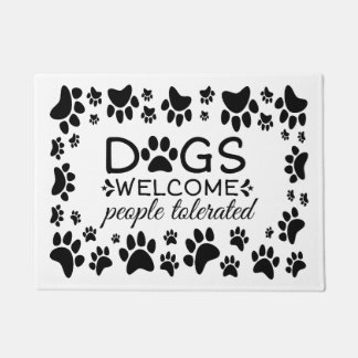 皮肉な犬は寛容な人々を歓迎する ドアマット