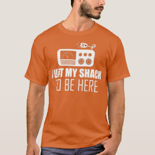 皮肉な私離れは、ハムのラジオここにいることにする Tシャツ