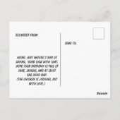 皮肉な誕生日ユーモアと厳しい目をしたニワトリ ポストカード (裏面)