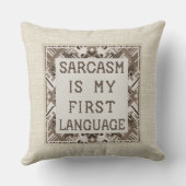 皮肉は私の最初の言語である – Wittyクロスステッチ クッション (裏面)