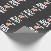 皮肉を断る偽のニュース攻撃 ラッピングペーパー (角)