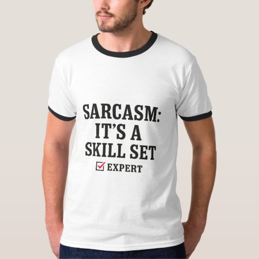 皮肉スキルセットエキスパートタイポグラフィ Tシャツ (正面)