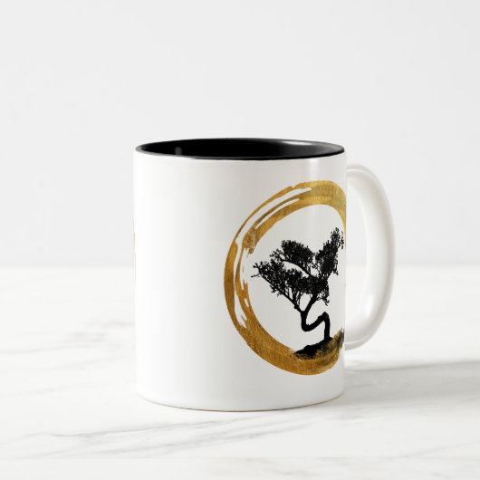 盆栽の木。 禅のEnsoの円。 水彩画の芸術 ツートーンマグカップ (正面右)