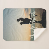 盗まれた写真。名前と年のタイポグラフィ。 シェルパブランケット (正面(横))