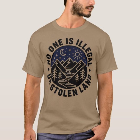 盗まれた土地に非合法な人なんていない ネイティブ トリーブ Tシャツ (正面)