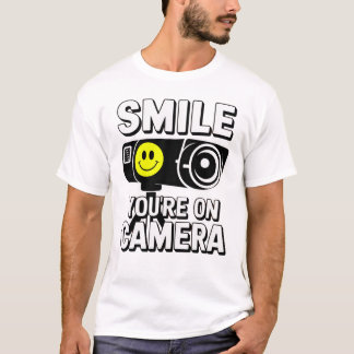 監視カメラ作動中 Tシャツ