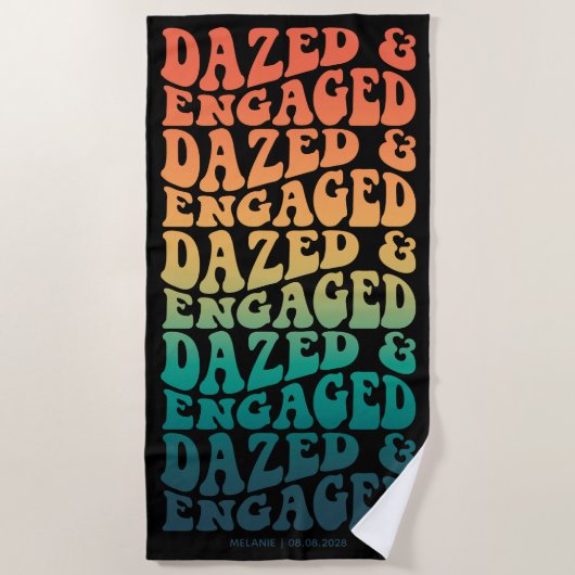 目がくらむようなエンゲージメントレトログラデーション テキスト カスタム ビーチタオル (正面)