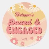 目がくらんで、婚約して、グルーヴィーなレトロなデイジーの花嫁お披露目パーティー ラウンドシール (正面)