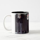 目がさめているレトロ! エホバの証人のマグ ツートーンマグカップ (左)