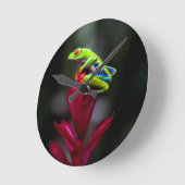 目が赤いアマガエル ラウンド壁時計 (傾斜)