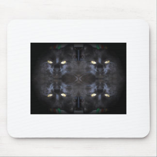 目にそれが白いマウスパッドあります マウスパッド