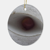 目の形をした穴,紙 セラミックオーナメント (左)