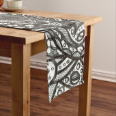 目は白黒目会います ショートテーブルランナー (インサイチュ)