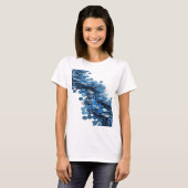 目を引くシルバーのBLUE COINS OF INFINITY Tシャツ (正面フル)