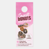 目を引くピンクのドーナツ専門店 甘いお菓子たち ドアノブサイン (正面)