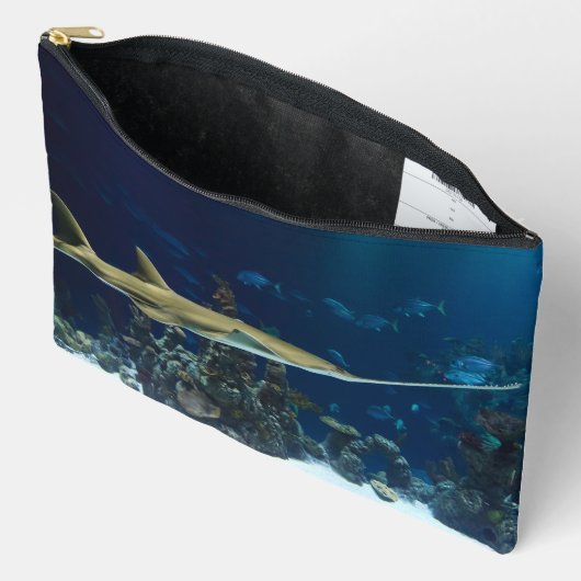 目を見張るザリガニ アクセサリーポーチ (見開き)