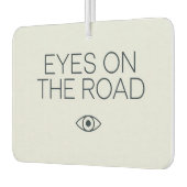 「目を道路に」集中した運転車 カーエアーフレッシュナー (左)