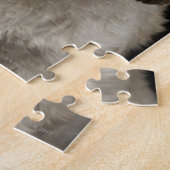 目を閉じた茶色と白のシーズー(犬)Tzu ジグソーパズル (側面)