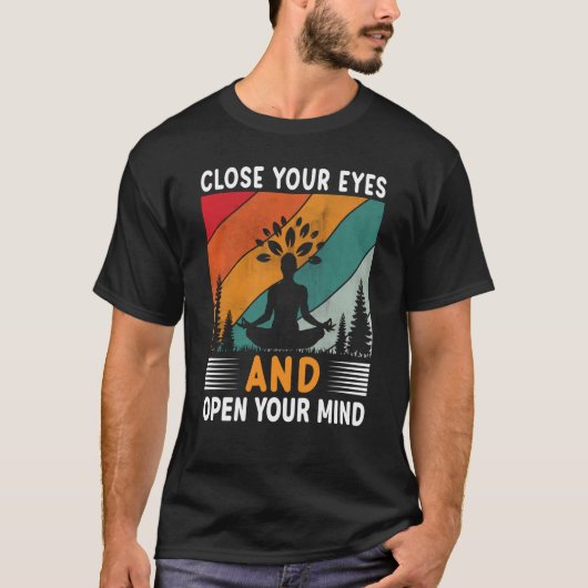 目を閉じて心を開くヴィンテージヨガ Tシャツ (正面)