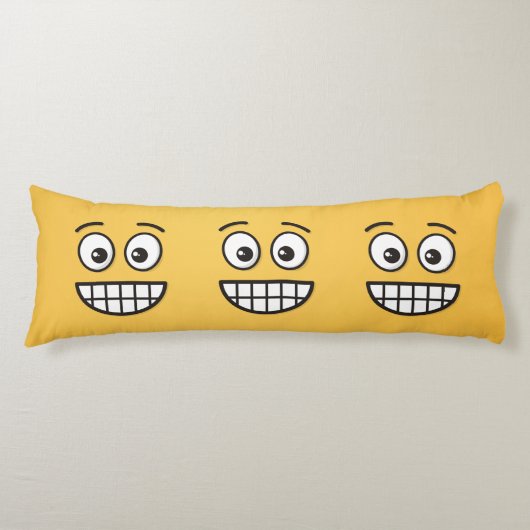 目を開けてニヤニヤ顔 ボディピロー (正面)