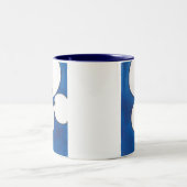 目を、青注目するために、注目するように見ることマグ ツートーンマグカップ (中央)