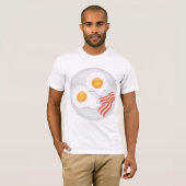 目玉焼きとベーコンの朝食 Tシャツ (正面フル)
