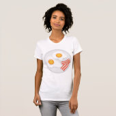 目玉焼きとベーコンの朝食 Tシャツ (正面フル)