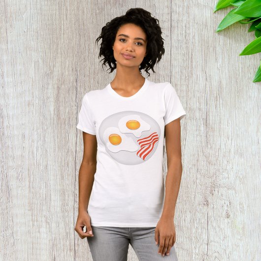 目玉焼きとベーコンの朝食 Tシャツ