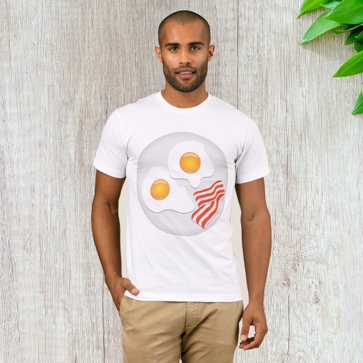 目玉焼きとベーコンの朝食 Tシャツ