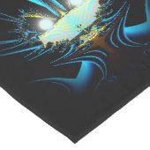 目白熱［赤熱］光を放つ明るい青の生物 ロングテーブルランナー (コーナー)