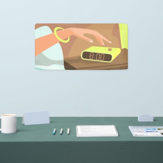 目覚まし時計のスヌーズのボタンを押す女の子の手 横断幕 (トレードショー)