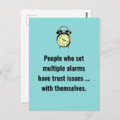 目覚まし時計の信頼の問題のジョーク/おもしろい ポストカード (正面/裏面)