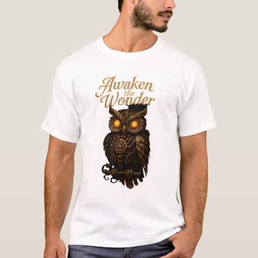 目覚める驚き – メカニカルオウルアートTシャツ Tシャツ (正面)