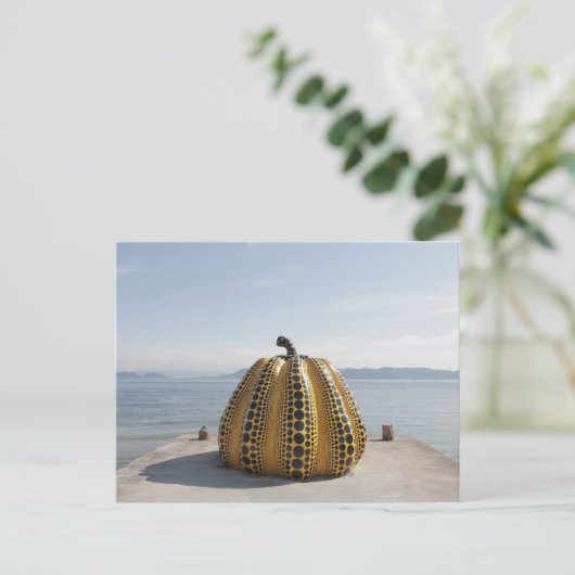 直島彌生草間彌生の黄色かぼちゃのはがき ポストカード (スタンド正面)