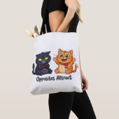 相反するものが惹かれ合う かわいい猫のデザイン トートバッグ (クローズアップ)