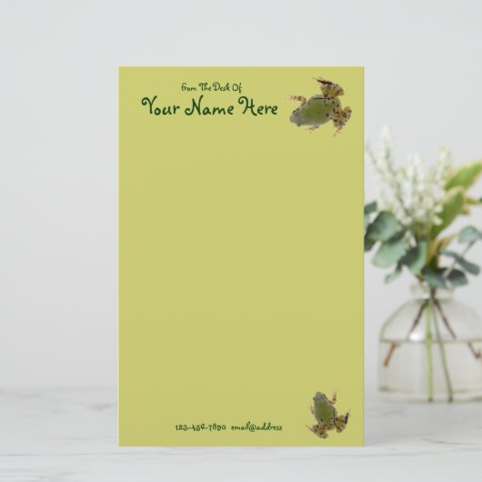相対登山グリーンカエル接近写真 便箋 (スタンド正面)