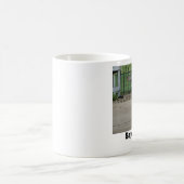 相棒はあなたのコーヒーをいかに好むか知りたいと思いますか。 コーヒーマグカップ (中央)