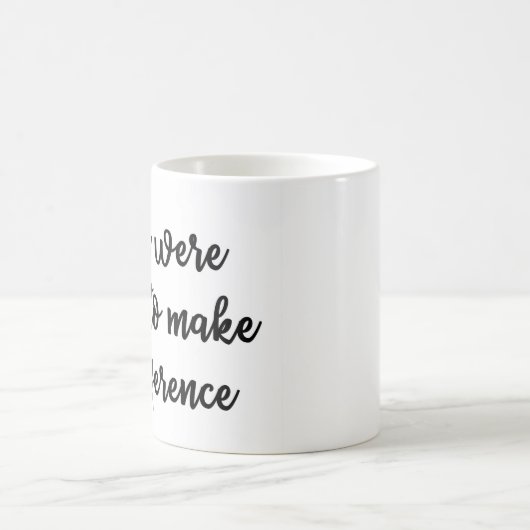 相違のマグを作るために作られました コーヒーマグカップ (中央)
