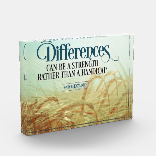 相違は強さである場合もあります フォトブロック (左)