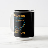 相関が原因と等しくない ツートーンマグカップ (正面左)