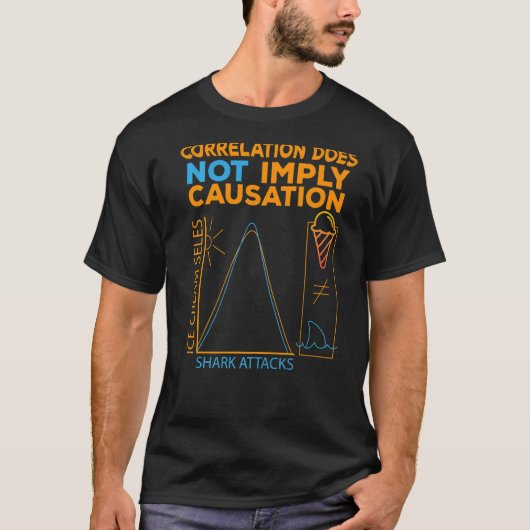 相関関係はサメ攻撃の原因を意味しない Tシャツ (正面)