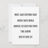 看板を掲げている黒人女性 招待状 (裏面)