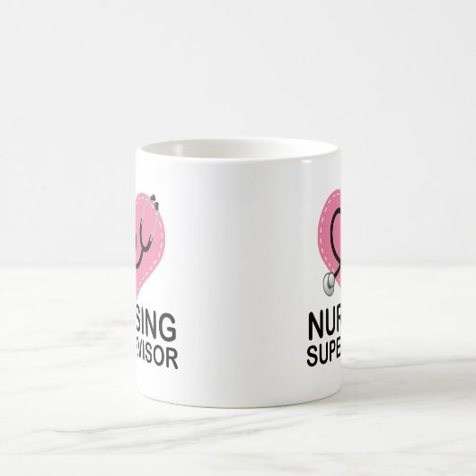 看護のスーパーバイザーのハートの聴診器 コーヒーマグカップ (中央)