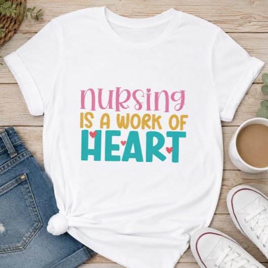 看護は心の仕事 ナース Tシャツ