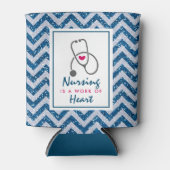 看護は聴診器を用いたハートことわざの仕事 缶クーラー (正面)