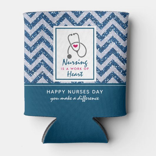 看護は聴診器を用いたハートことわざの仕事 缶クーラー (正面)