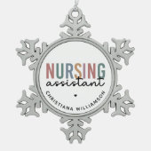 看護パーソナライズされた助手 スノーフレークピューターオーナメント (正面)