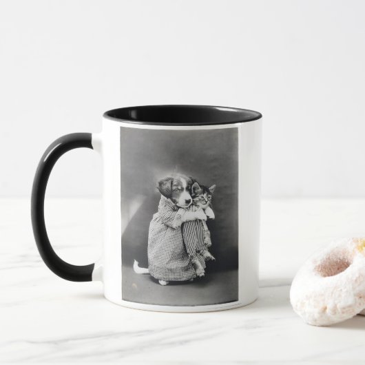 看護婦の子犬と子猫 ハリー・ウィッティア・フリーズ 1914年 マグカップ (ドーナツ)