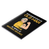 看護学位を持つ老人を決して過小評価しない ノートブック (左側)